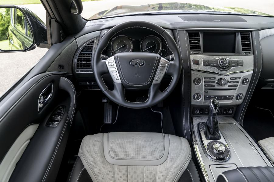 Торпедо Infiniti QX80 5.6 Limited 2018 года  (NA) (фото 21 из 45)
